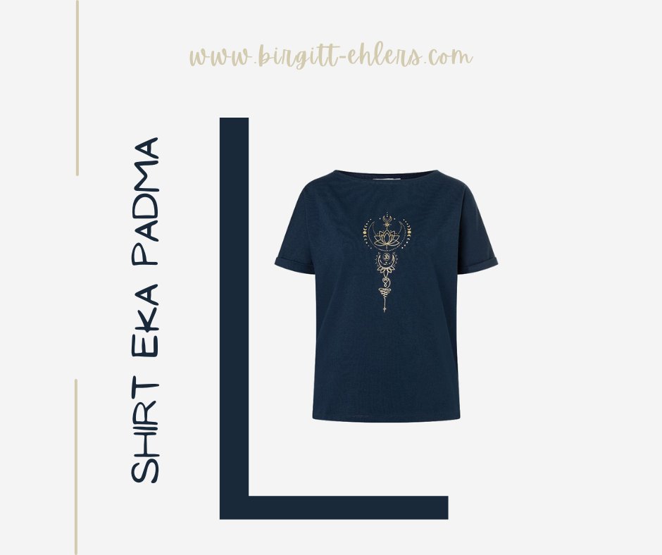 Shirt Eka Padma
Das faszinierende #Damenshirt aus wunderbar weicher #BioBaumwolle in der eleganten Farbe Tiefblau mit Golddruck ist ein Statement für Stil, Komfort und Nachhaltigkeit.

Anziehen &amp; Wohlfühlen!
seaspiritshop.com/products/Shirt…

 #activewear #turmalin #feelgood #seaspirit