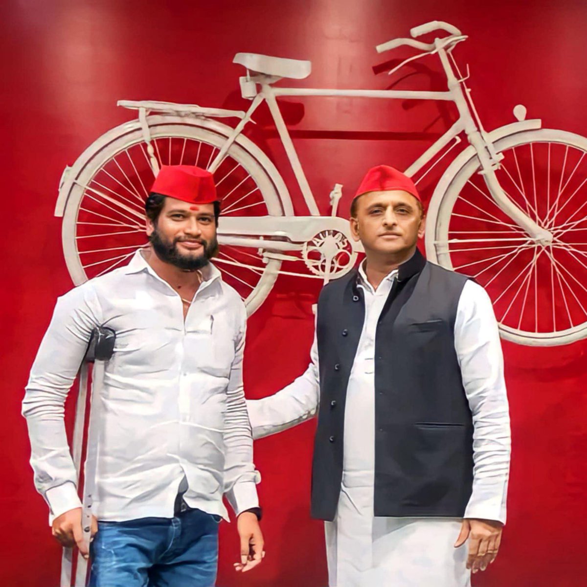 pankajyadav295's tweet image. जन्मदिन की हार्दिक शुभकामनाएँ एवं बधाई भाई,आप पर सदैव बाबा महाकाल का आशीर्वाद बना रहे 🙏🙏
@JaysinghYadavSP