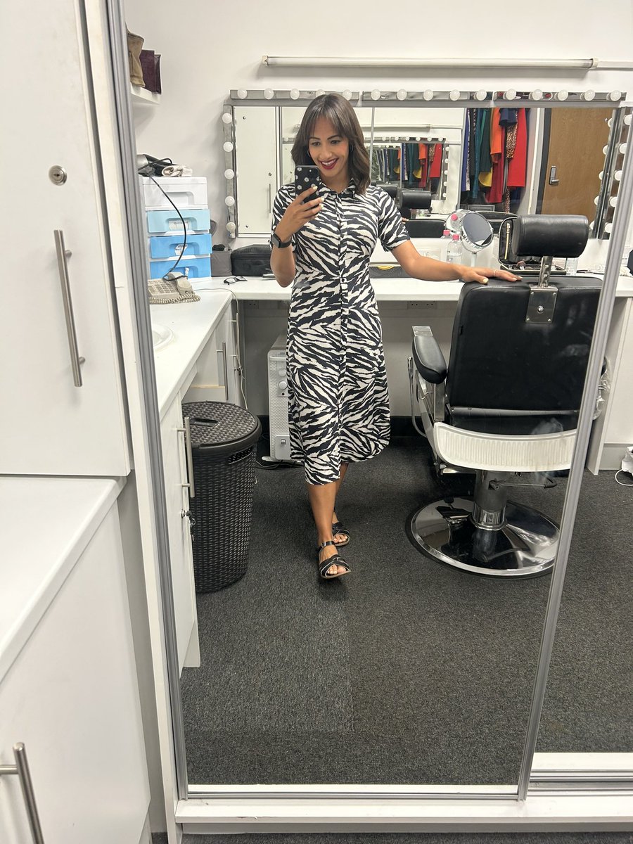 Good morning you!! Feeling like a walking zebra today in my £5 charity shop dress 🦓😂🤣🦓 Still, I’ll be bringing you latest new for the East Midlands &amp; <a href="/RobRoseTweets/">Rob Rose🌦️</a> has the weather ☀️ Join us if you can 💕📺
