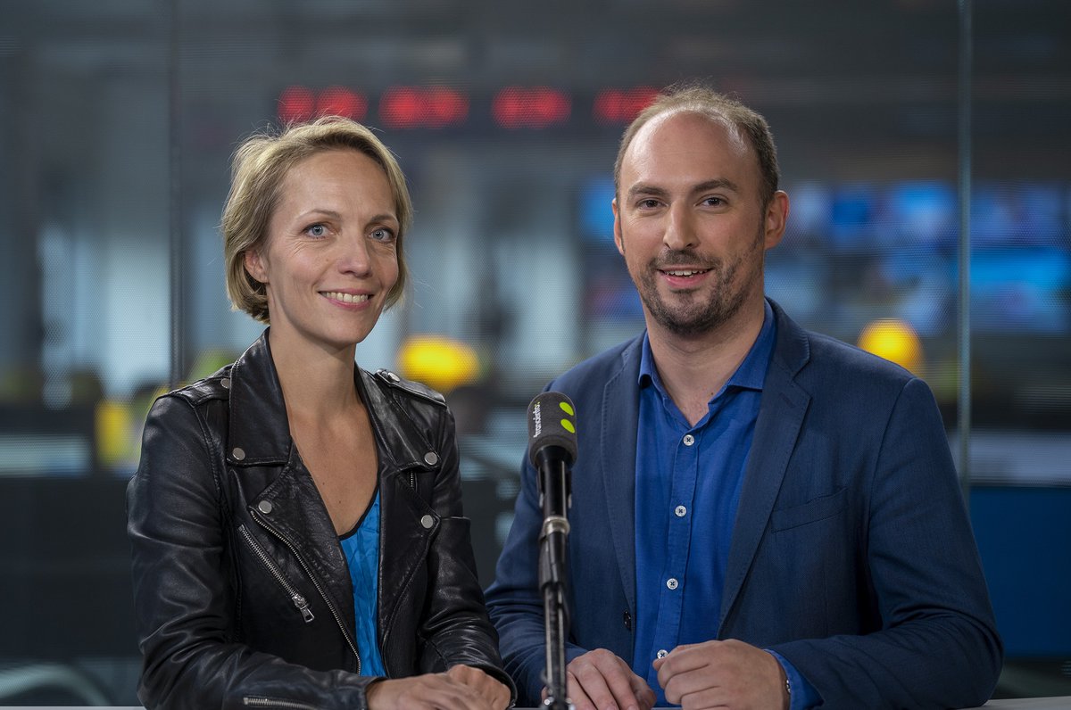 franceinfo pro (@franceinfopro) on Twitter photo 📈 Le 5h/7h d’<a href="/aurelienaccart/">Aurélien Accart</a> et <a href="/Cbriguetlamarre/">Claire Briguet-Lamarre</a> a rassemblé chaque jour 770 000 auditeurs !
👉 +16 000 en une saison !
Merci de votre fidélité 🙏
#Mediametrie #Audiencesradio (saison sept. 2024 - juin 2025) 📈 Le 5h/7h d’<a href="/aurelienaccart/">Aurélien Accart</a> et <a href="/Cbriguetlamarre/">Claire Briguet-Lamarre</a> a rassemblé chaque jour 770 000 auditeurs !
👉 +16 000 en une saison !
Merci de votre fidélité 🙏
#Mediametrie #Audiencesradio (saison sept. 2024 - juin 2025)