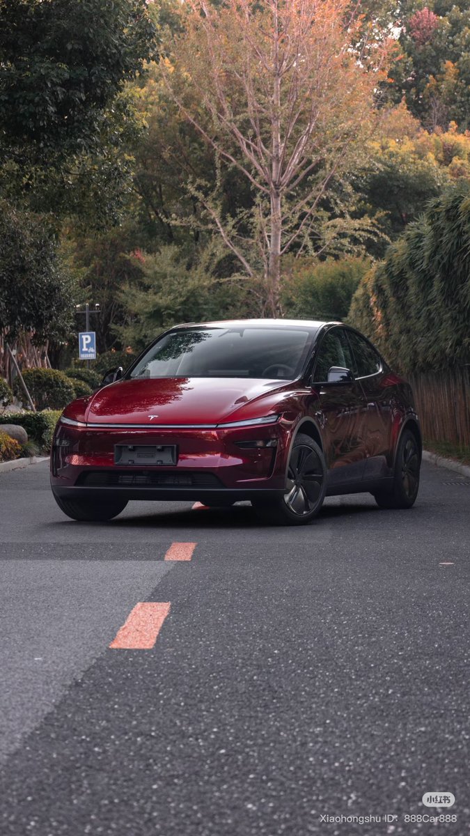The Tesla Newswire tweet media