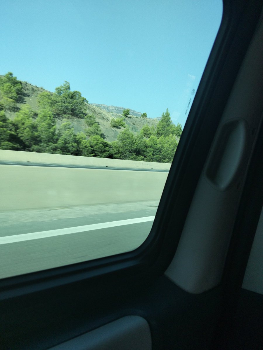 🟣 نرى الأحلام الكبيييرة، من النوافذ الصغيرة...

صباح الخير🤍