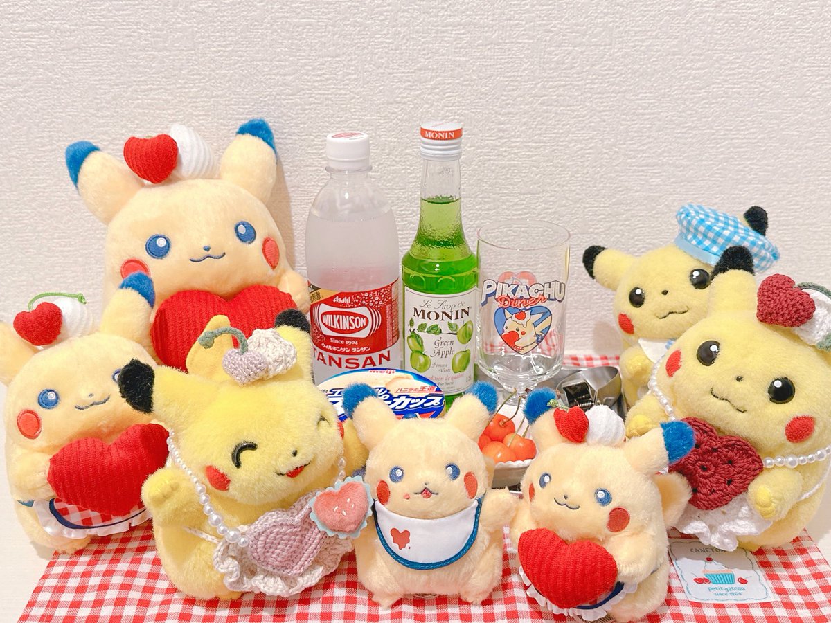 chai_pudding's tweet image. これはクリームソーダの赤ちゃんだよ
（バブちゃんいい子いい子してるの可愛すぎ〜）