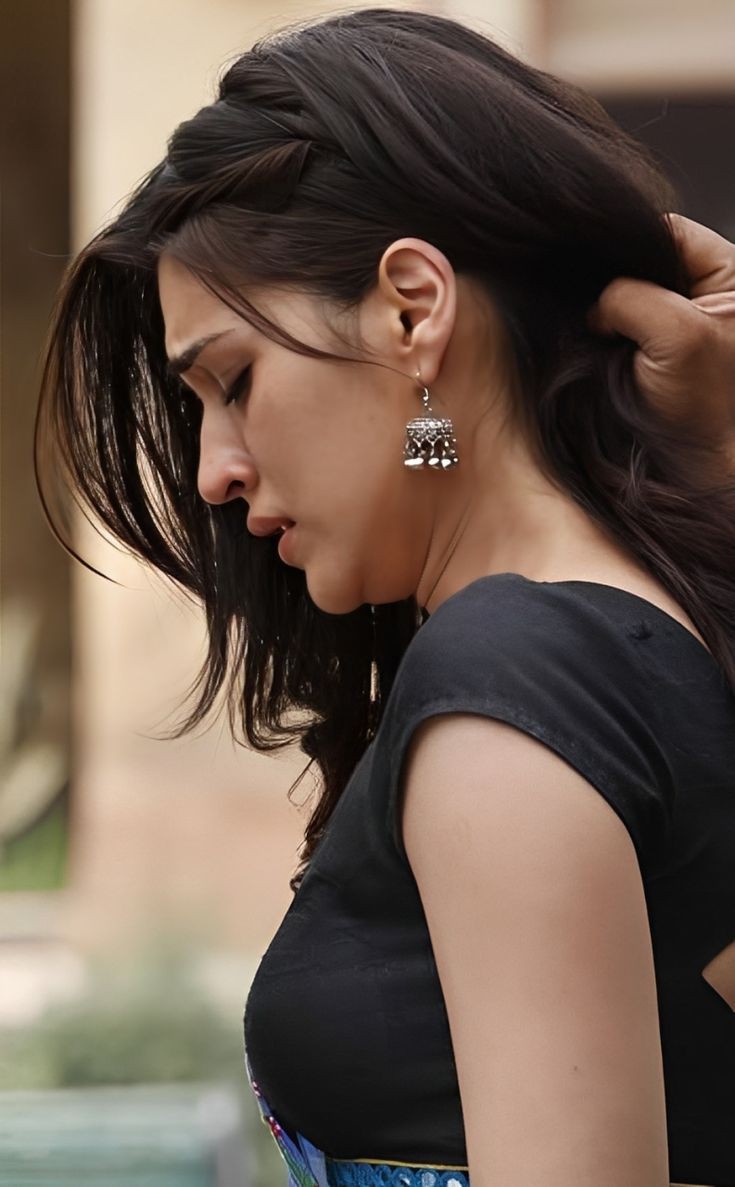 Ye sab kya ho gya he actress ko 🥲

#KritiSanon #ShraddhaKapoor #RashmikaMandanna
