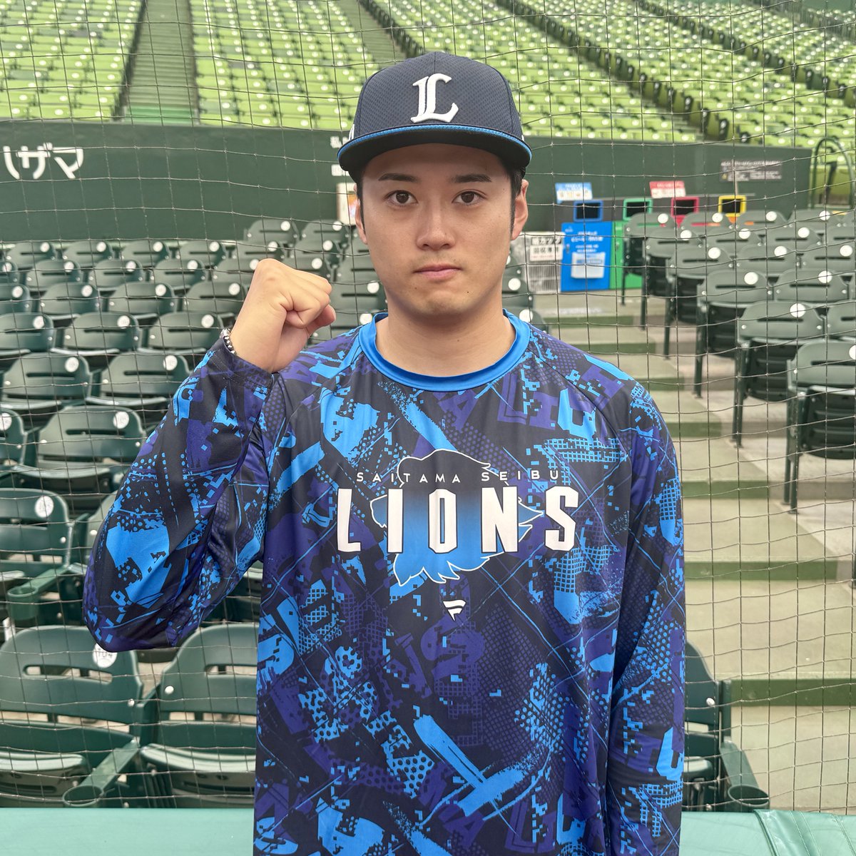 今日から #佐藤隼輔 投手が一軍に昇格。 チームを勢いづける、強気の