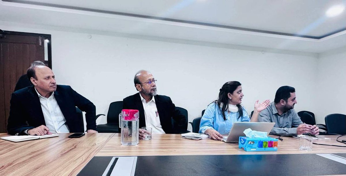 HANDS_Welfare's tweet photo. Productive meeting today!
Dr. Shaikh Tanveer Ahmed, Chairman of HANDS, and the Scaling Up Family Planning in Sindh team met with the Secretary of the Population Welfare Department to share project progress and the impactful outcomes of the Marvi Model. #FamilyPlanning #MarviModel https://t.co/NOcrTtyWhn