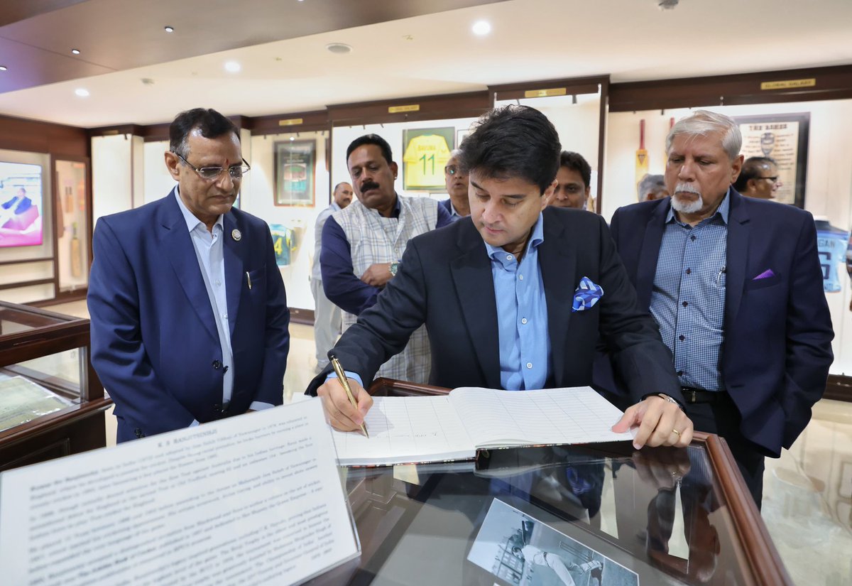 Stepped in, enchanted; stepping out was harder…

A true haven for cricket lovers, with every nook narrating a grand story of conviction and every corner echoing the opulent cricketing history.

📍MPCA Cricket Museum, Indore