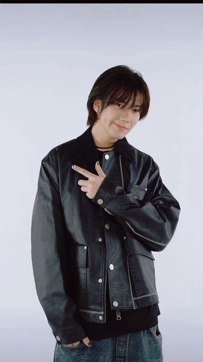 🌤️สวัสดีวันอังคาร “หล่อวันหล่อคืน ยืนหนึ่งทุกมุมกล้อง!” หล่อไม่เกรงใจวัน🤣

ขอให้วันนี้ BYL สดใส ยิ้มทั้งวัน งานปัง ๆ น้าา! 💪✨ 

Happy Tuesday “Handsome day, handsome night, number one in every camera angle!” Handsome without fear of the day🤣
May BYL be bright today, smile all