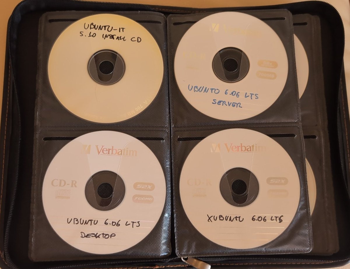 midimarcus's tweet image. Just found out some kind of #opensource time capsule forgotten in a shelf.