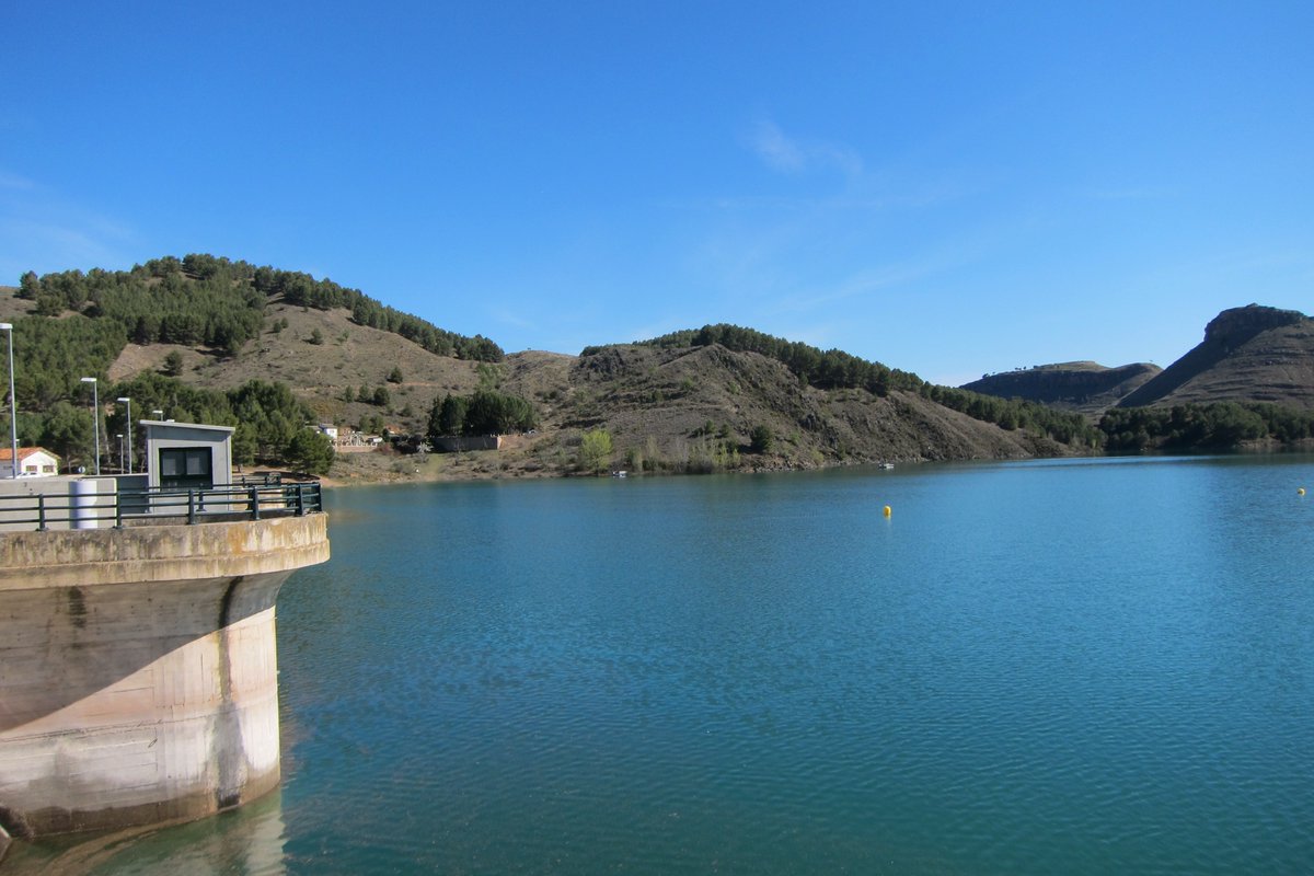 💦  La reserva de agua embalsada en la Cuenca del Ebro es de 6.400 hectómetros cúbicos, el 82 por ciento de su capacidad total, a fecha de 7 de julio de 2025, según los datos facilitados este lunes por la <a href="/CH_Ebro/">CH del Ebro</a>.