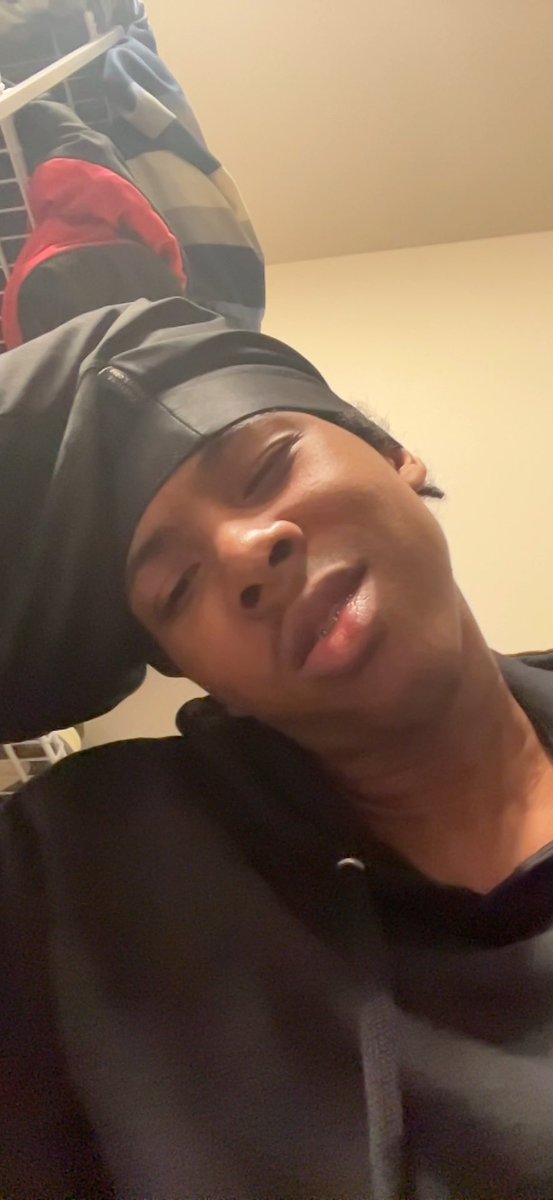 ronndawgg_'s tweet photo. wen i hea bro yappin bout his 👩🏽like all these 👩🏽’s aint goin 😭 https://t.co/48dqC4EK6S