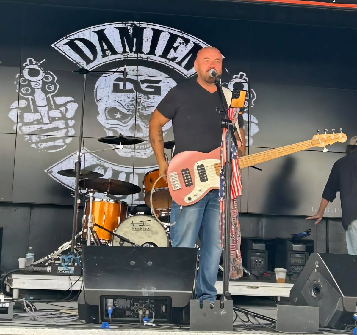 My bass of choice these days:
Reverend Mercalli 5 Bass
Mulberry Mist color
5 string
I pair this with an ever revolving pedal board (board setup to follow) and a solid DI sound.
For all you bassists whatchugots? #mamasboy #damiengunnmusic #bass #bassplayer #reverendguitars