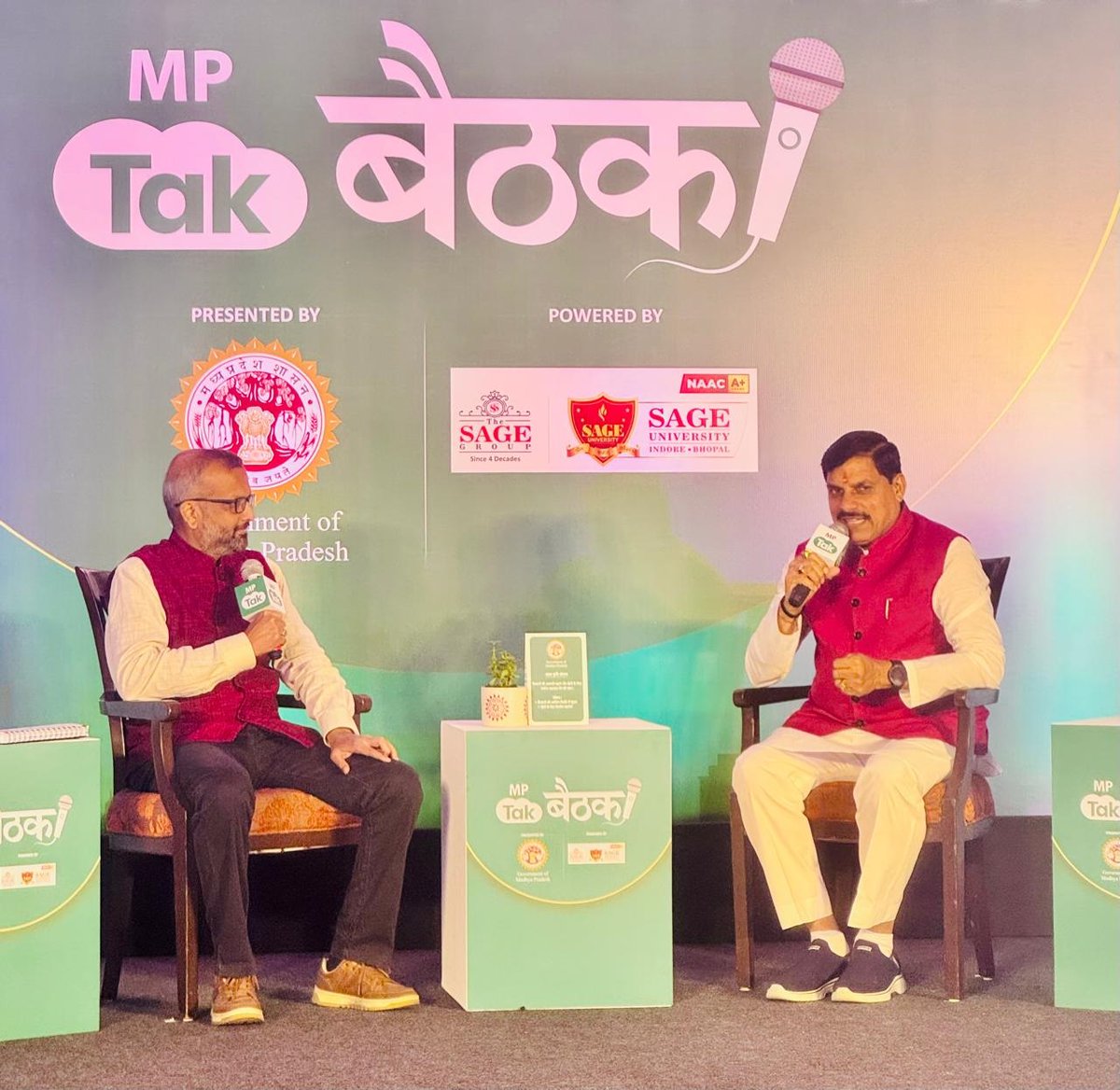 Media-Avataar India (@mediavataarind) on Twitter photo MP Tak Hosts ‘Baithak’ with Key Political Voices of Madhya Pradesh
Here are the details- mediaavataar.com/editors-pick/5……
<a href="/milindkhandekar/">Milind Khandekar</a> <a href="/NehaPantDelhi/">Neha Pant</a> <a href="/DrMohanYadav51/">Dr Mohan Yadav</a>
<a href="/akanshathakur7/">Akansha Thakur</a>
#MediaAvataarIndia #MediaAvataarMENA #marketing #media #advertising #Tech #news #NewsUpdate MP Tak Hosts ‘Baithak’ with Key Political Voices of Madhya Pradesh
Here are the details- mediaavataar.com/editors-pick/5……
<a href="/milindkhandekar/">Milind Khandekar</a> <a href="/NehaPantDelhi/">Neha Pant</a> <a href="/DrMohanYadav51/">Dr Mohan Yadav</a>
<a href="/akanshathakur7/">Akansha Thakur</a>
#MediaAvataarIndia #MediaAvataarMENA #marketing #media #advertising #Tech #news #NewsUpdate