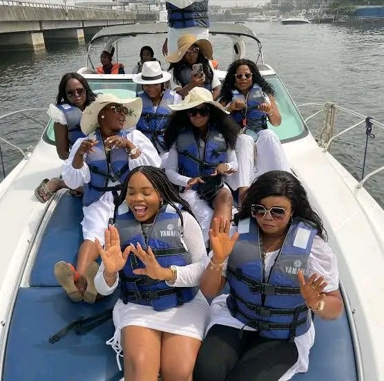whiitetyger's tweet image. Imagine having a boat cruise in Opobo this Christmas 😍😍😍