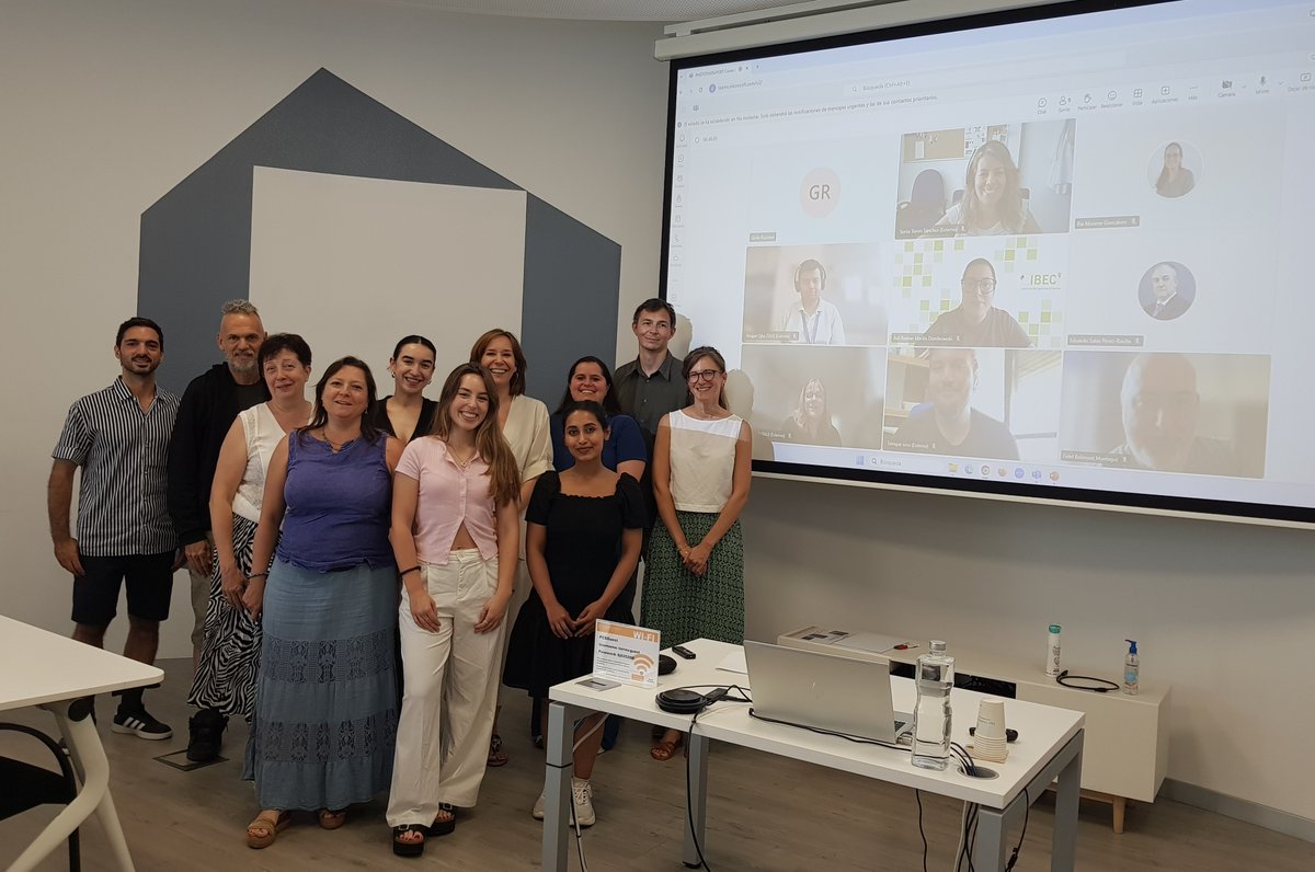 PHOTOTHERAPORT's tweet image. 👉Last week #PHOTOTHERAPORT team met at @IBECBarcelona for our 18-month project meeting. 2 days of fruitful discussions to define next steps in our #photopharmacology strategy: light-emitting implants + photo-controlled drugs to treat #neuropathicpain & #epilepsy. 💡🧠@EUeic