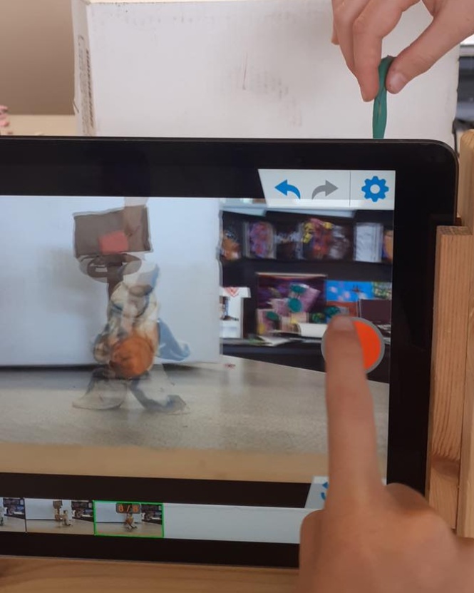 athenalearning_'s tweet image. Bideford College students got creative during Enrichment Week with stop-motion animation workshops. From plasticine characters to mini-films, Year 8s brought stories to life! #BidefordCollege #StopMotion #Animation #CreativeFutures