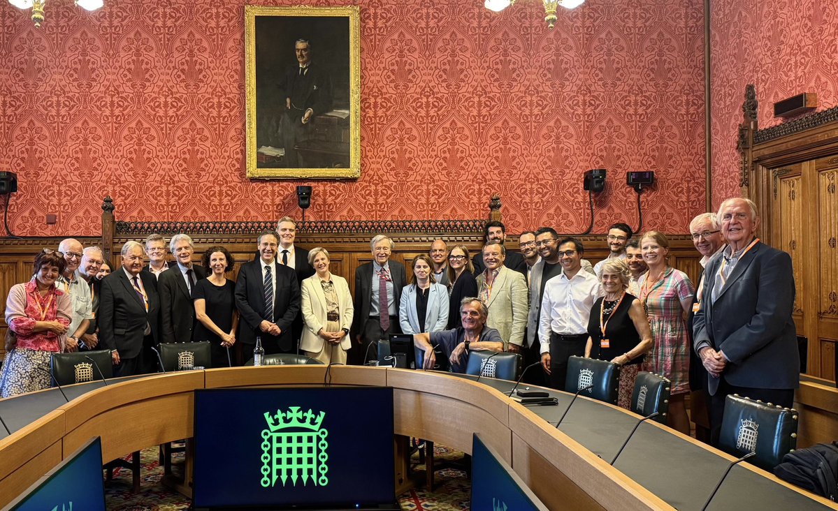 GermanAmbUK's tweet image. Thank you @stellacreasy and friends from @labour4europe for having me.
It was an excellent occasion to jointly reflect on what has been achieved and what lies ahead of us in GER-EU-UK 🇩🇪🇪🇺🇬🇧cooperation.