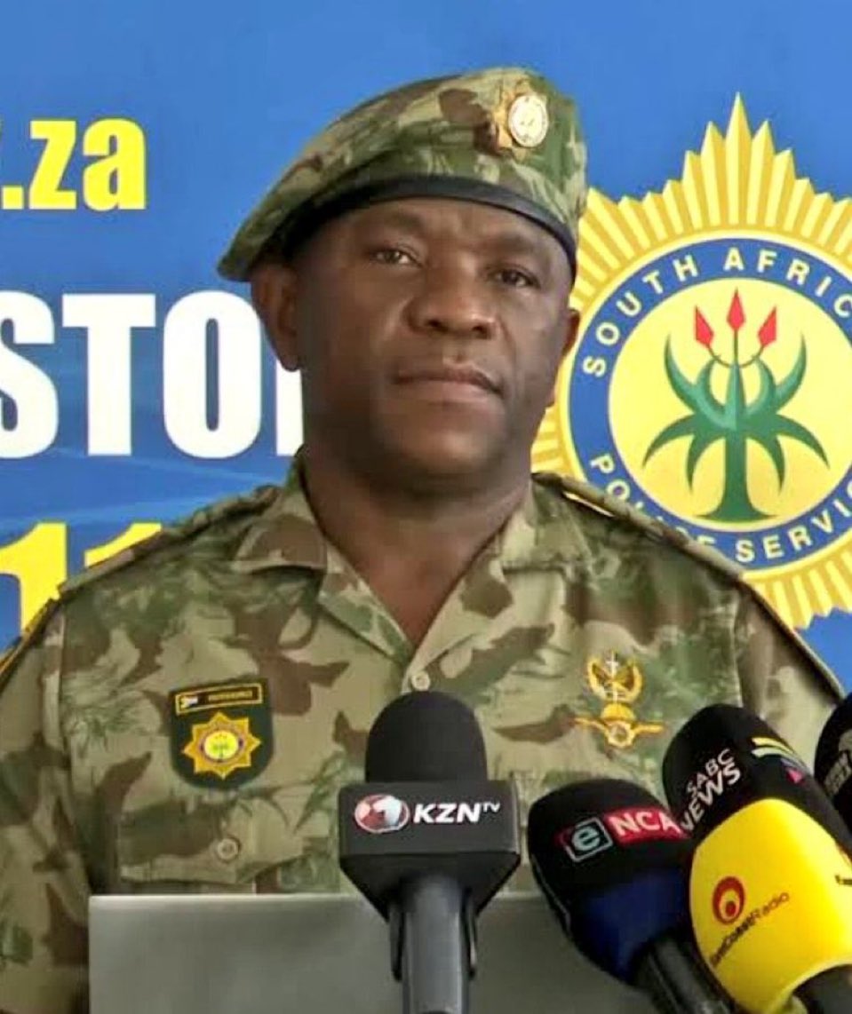 RealSanele04's tweet photo. On the 6th of July 2025
"There can never be peace between a police officer and a criminal."
-Lt General Mkhwanazi https://t.co/lHY1HQB7as