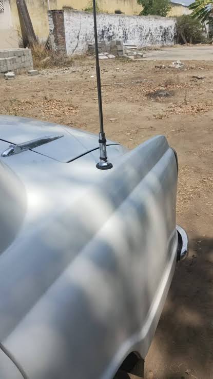 bharotbasi's tweet photo. @notwaltxz It is not landline, but a radio phone. Remember the old cars used to have an antenna? The phones were hardwired to the car, the antenna send the signal to the telephone exchange. Cars still have antennas (sharkfin) today, but they serve a different purposes. https://t.co/5iP3YkhQho