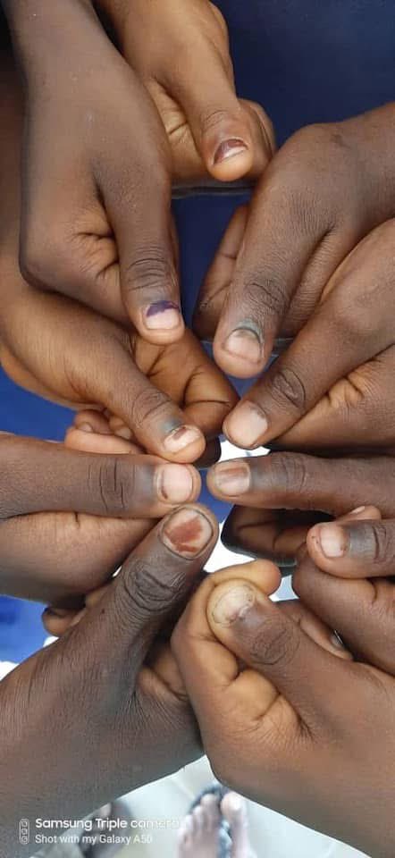 NphcdaNG's tweet image. A sign of freedom
A sign of protection
This photo is a symbol of — “we are protected from vaccine preventable diseases/deaths”
Dear parent/caregiver, this is your first responsibility.
#SupportImmunization
