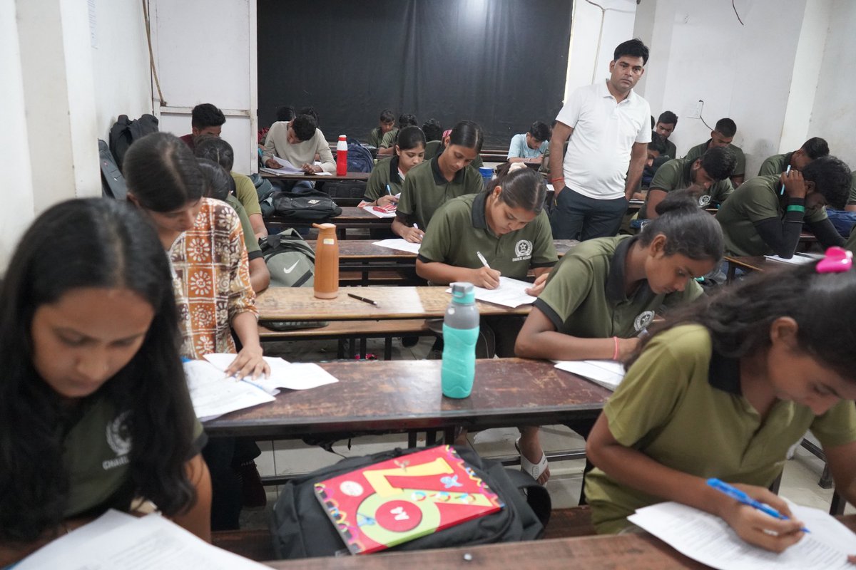 Charlieacadmy's tweet image. “Weekly Mock Tests at Charlie Academy | Offline Batch Preparation

#CharlieAcademy
#MockTest
#OfflineBatch
#ExamPreparation
#StudyTips
#TestPrep
#StudyMotivation
#WeeklyTests
#Education
#SuccessMindset
#AcademyLife
#StudentLife
#LearnAndGrow
#TestStrategy
#AcademicSuccess