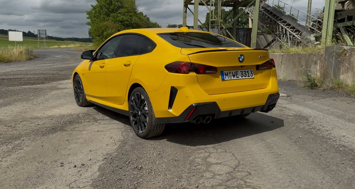 sidpatankar's tweet photo. Sunny yellow hello! The latest from BMW is the second gen 2er Gran Coupe. I’ve driven it, and the review is coming up. What is your reaction to these pics?
SVP
#2series #bmw2series #m235 #compactsedan #sportsedan #newcar #yellow #german #exclusive #bmwindia https://t.co/fT3WgLNDln