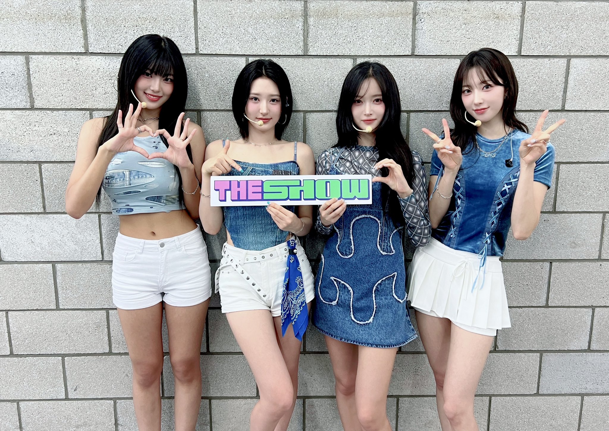 GvUVnE4WwAAm1d5?format=jpg&name=large