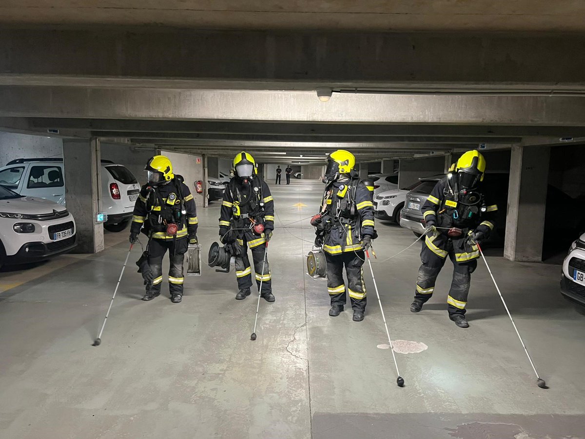 Formation initiale de 10 nouveaux spécialistes #GELD. 12 mises en situations professionnelles au sein de parkings souterrains, forts militaires, bâtiments industriels bas-rhinois... Des dizaines d'heures de reconnaissances et des milliers de mètres de lignes guide établis.
