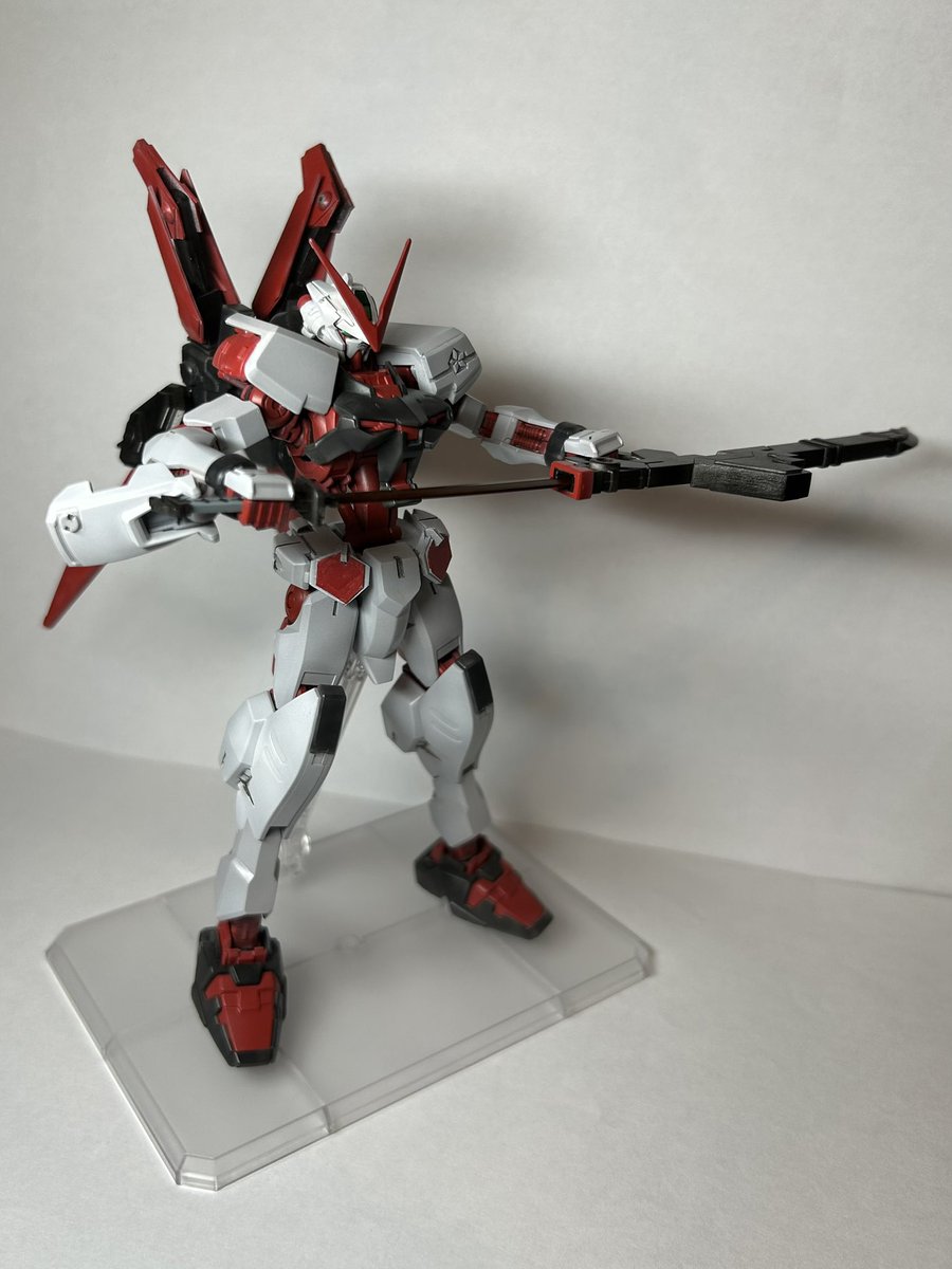 型式番号:不明/不銘
「ガンダムレッドフレイム」

f■ameから鍛造された赤の機体。

武装は赤熱化する刀「1100式」、その鞘である「荒雲」などがある。
また、本機体には特殊なシステムの搭載が確認されている。