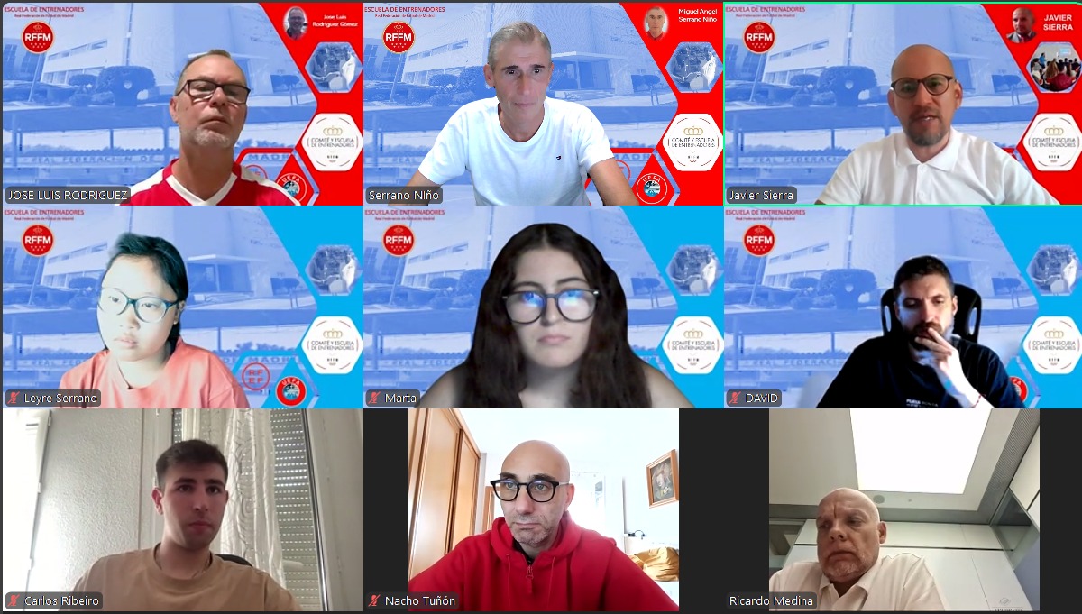 Ya está en marcha un nuevo curso UEFA GRASSROOT LEADER dirigido por <a href="/daskalos_Sierra/">@JSierra</a>, referencia en la materia 🔝

El director de la Escuela de Entrenadores de la RFFM, <a href="/serranonino/">miguel angel serrano</a>, y el secretario, <a href="/pumapar66/">José Luis Rodríguez</a>, estuvieron presentes en la presentación para recibir al alumnado 🫂