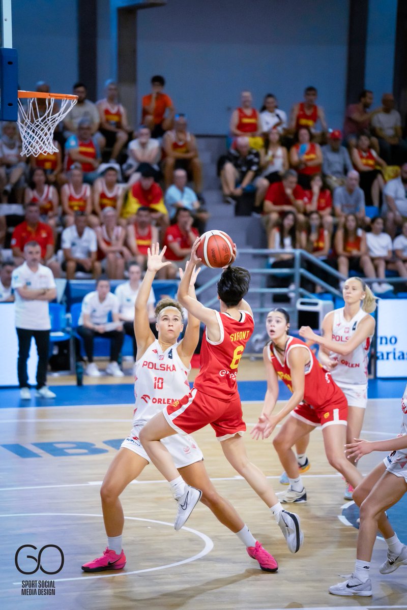 España 🇪🇸 VS Polonia 🇵🇱 
Eurobasket u 18 La Palma 🏀📸 

#eurobasketu18 #baloncesto #women #Lapalma