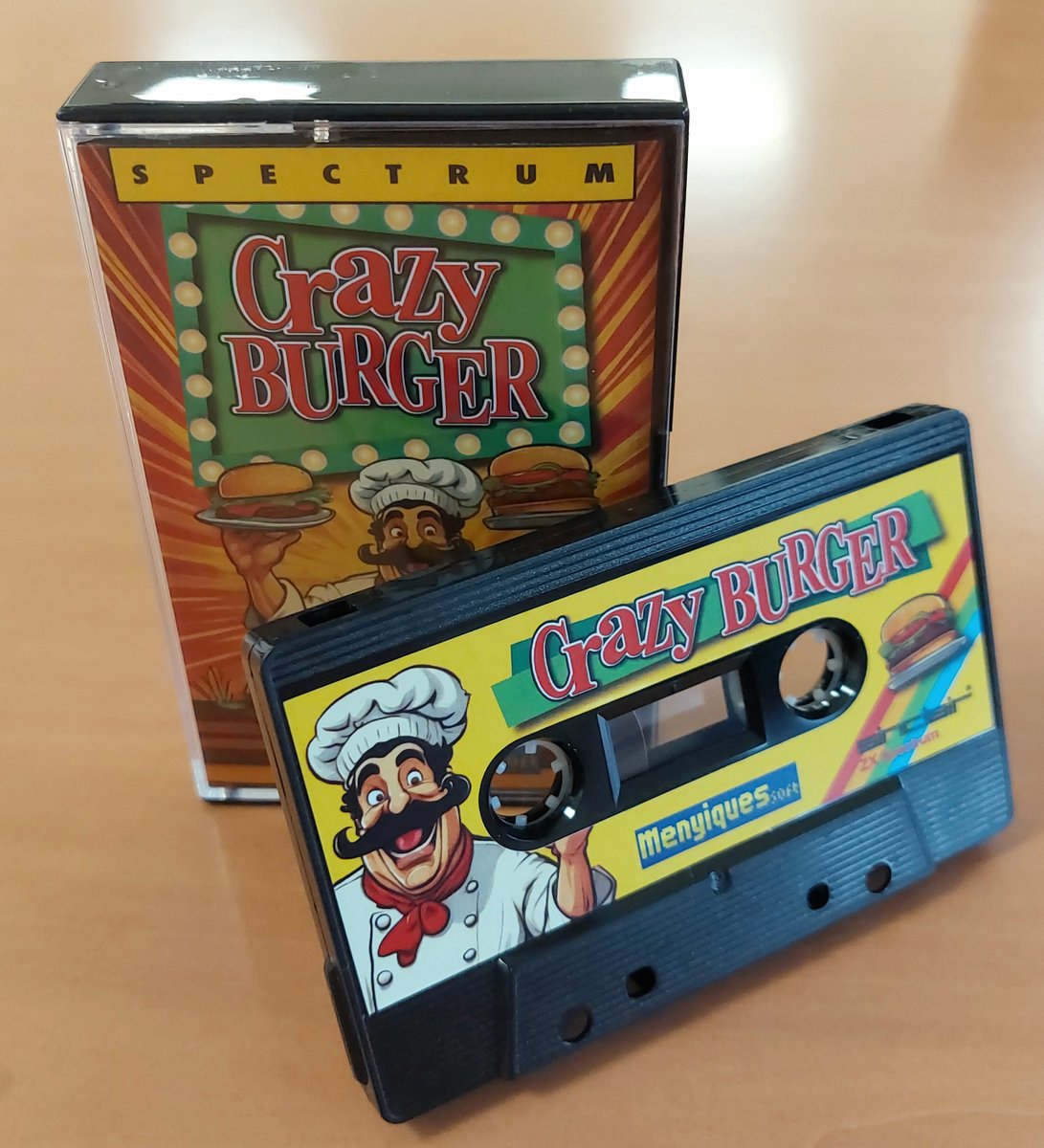Roolandoo's tweet image. Detallazo del amigo Sergio Morales @setaseta enviándome a casa su estupendo #CrazyBurger (edición @CorpMatra). Gracias colega, es un honor colaborar en tus proyectos 😜