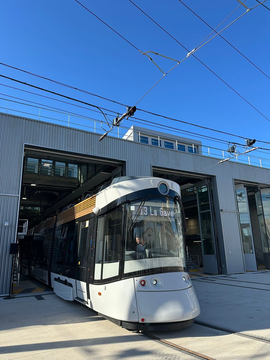 On le dit, on le fait ! 6,2 km d'extension de tramway bientôt ouverts au public ! D'ici la fin de l'année, la ligne sera prolongée de Gèze à la Gaye. 

La Métropole accélère pour les Marseillais 🚀