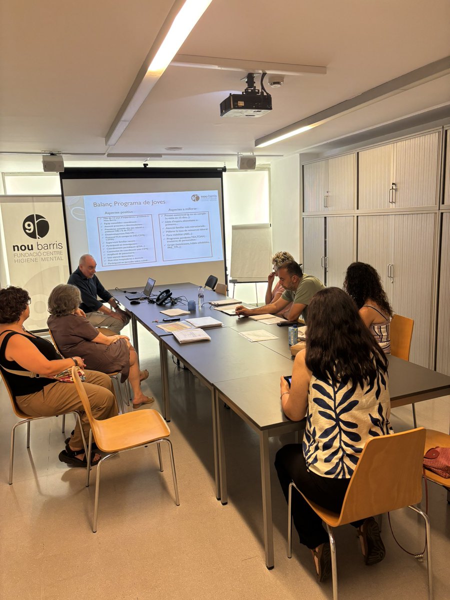 Divendres vam rebre la visita de la Gerencia de Salud Mental del Servicio Navarro de Salud <a href="/salud_na/">Salud - Osasuna</a> <a href="/gob_na/">Gobierno de Navarra</a> Per compartir el nostre #modelcomunitari i parlar del benestar emocional de la ciutadania. Jornada molt profitosa ! #Gràcies #Gracias #Eskerrikasko