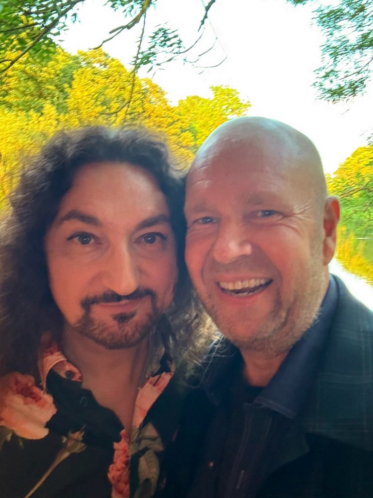 Var gästartist på Allsång på Vallarna i Falkenberg igår tillsammans med Lasse Kronér, en fantastisk programledare och underhållare med stort hjärta. 
☀️🙏❤️