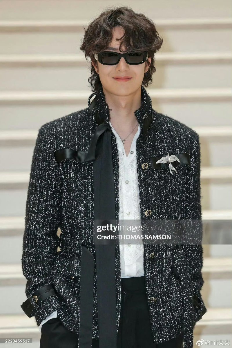 aylaca's tweet photo. อร้ายยยยพิป๋อหล่อมาก ค่ดเท่ ยิ้มใส่กล้อง Gettyimages ไปหนึ่งกรุบ ใครจะต้านนน>< 

YIBO CHANEL FW25Couture
#WangYiBoCHANELHauteCouture https://t.co/k8vifxx6ix