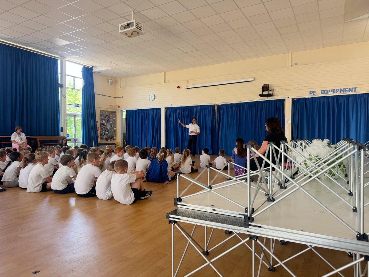 tonyvaughanMP's tweet image. A fantastic morning at Dymchurch Primary School! 🏫
Always a pleasure to speak with local primary school students and share a bit about what an MP does (although they were much more interested in talking about the King!).
A big thank you to Mrs. Ross for showing me around and…