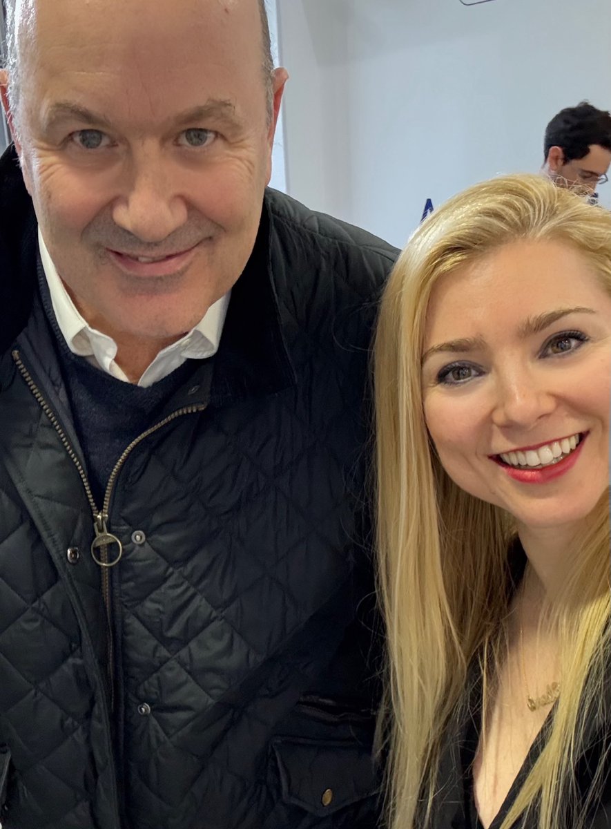 IMPRESIONANTE todo lo que se logró en apenas un año. 
Aunque caiga en una frase trillada, no hay mejor forma de decirlo, esto es todavía MUCHO MEJOR DE LO QUE VOTÉ 

VLLC! 💜