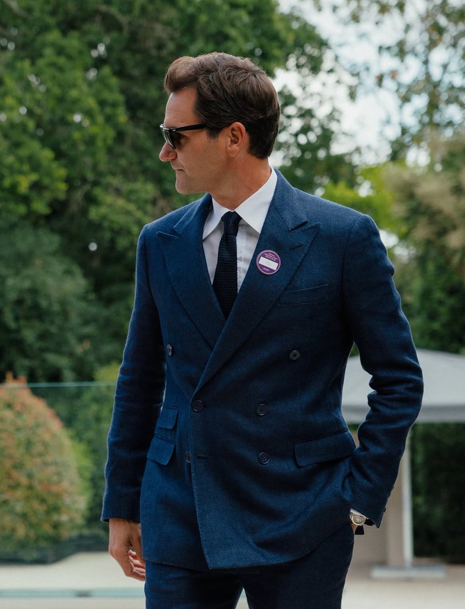 Isn't he the next James Bond? 💥
(📸 RF’s IG)