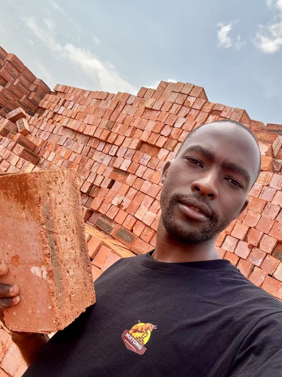 muhwezipauljohn's tweet photo. @huitongbuilding has gotten the best 🧱
#Huitongbuildingmaterials
#buildingmaterials
#bricklaying
#bricks https://t.co/9hTK5Y0xDd
