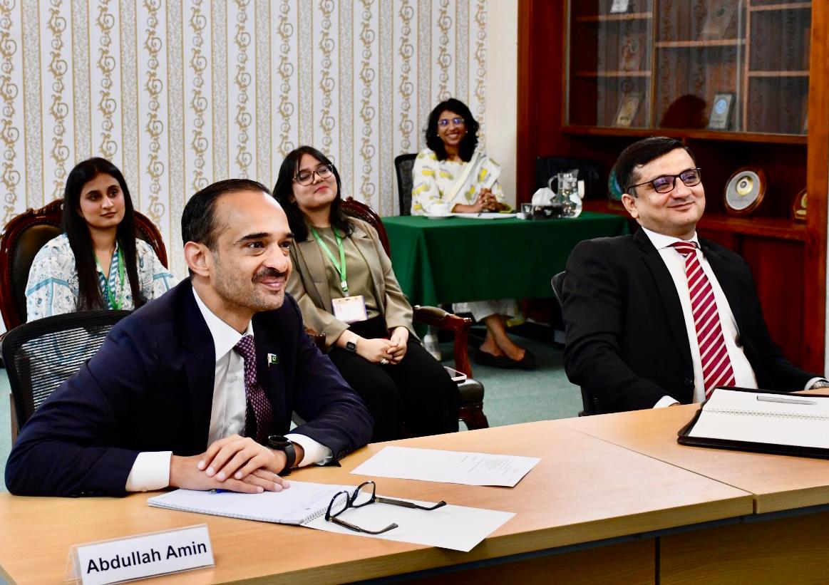fsaisbpk's tweet photo. Dr. @Waqar_Ranjha , Public Diplomacy Advisor at @ForeignOfficePk, led workshops at @fsaisbpk on Cyber Security, Effective Social Media Management &amp; Fighting Misinformation, essential for safeguarding 🇵🇰’s narrative in today’s digital landscape.

#DigitalDiplomacy #Disinformation https://t.co/rNneZblVmR