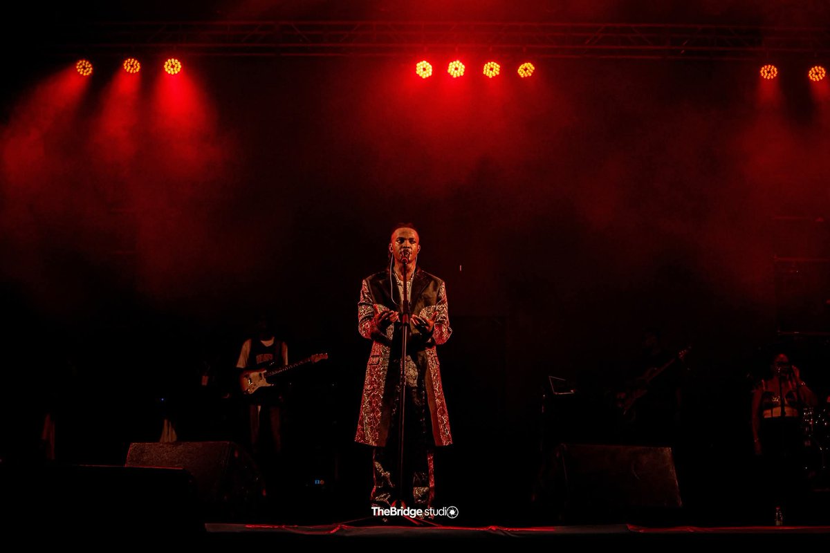 𝐂𝐎𝐍𝐂𝐄𝐑𝐓 𝐃𝐄 𝐂𝐘𝐒𝐎𝐔𝐋 : 𝐋𝐄𝐒 𝐌𝐀𝐑𝐐𝐔𝐄𝐒 𝐒𝐄 𝐏𝐎𝐒𝐈𝐓𝐈𝐎𝐍𝐍𝐄𝐍𝐓

Le 28 juin 2025, l’artiste camerounais Cysoul  réalisait son deuxième concert grand public à Douala...

😅Le text est long, disponible sur Facebook en integralité .

facebook.com/share/p/1CAXxp…