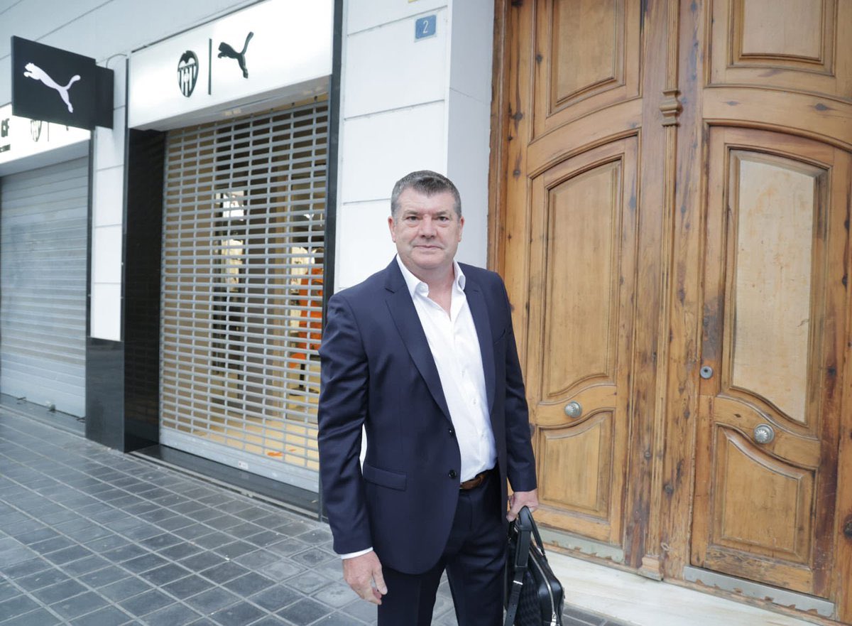 Buenos días, se va uno de los nuestros y llega uno de los suyos, tristeza 🥲