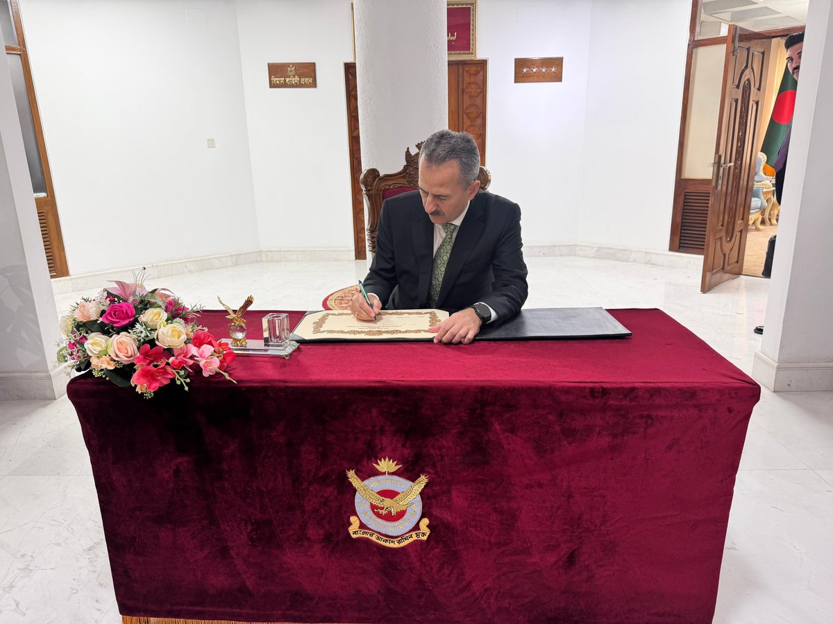 📍 Dakka 

Başkanımız Prof. Dr. Haluk Görgün, dost ve kardeş ülke Bangladeş ile savunma sanayii alanında iş birliğini güçlendirmek, yeni stratejik ortaklık fırsatlarını değerlendirmek amacıyla resmi temaslarda bulunmak üzere Dakka’ya gitti.

Ziyaret kapsamında, Başkanımız