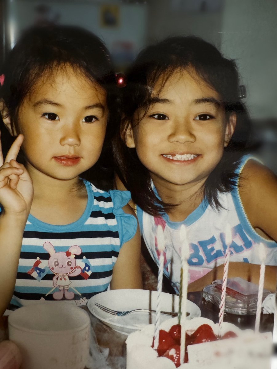 11歳でスカウトされて入った芸能界。
今日で31歳を迎えました！
早すぎて怖い〜笑　隣は妹✌︎🫠🫠
応援してくださる皆様
ありがとうございます
日々精進し、皆様に恩返しできるよう、
健康で笑顔多く、ハッピーライフに
なりますように❣️
目標はおばあちゃんになっても
ゲラ笑いしてる予定🤣