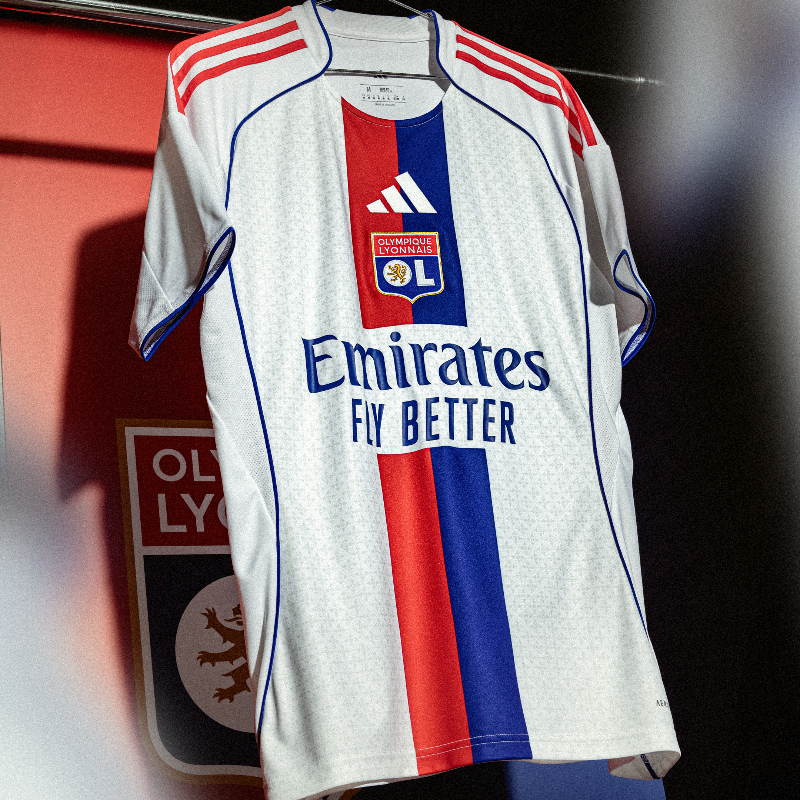 OL's tweet photo. Supportrices, supporters, voici notre nouveau maillot domicile pour la saison 25/26 🔴🔵

👉 https://t.co/cAZwRKH18R
