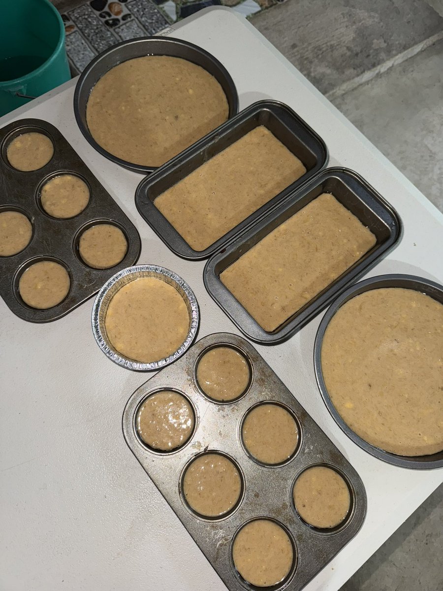 guess what i’m baking…👩‍🍳🎂