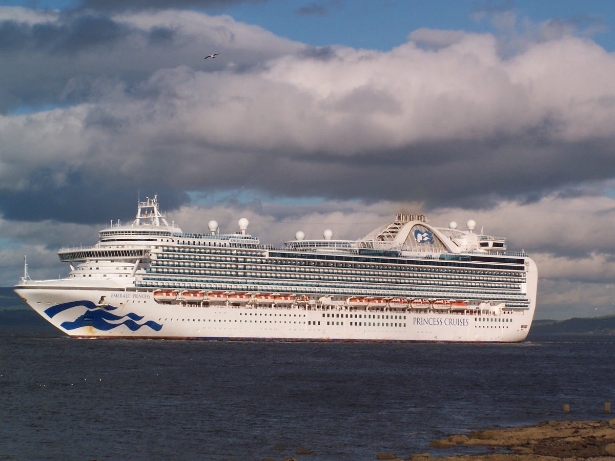 SFRHTtweet's tweet photo. Wednesday the 9th Emerald Princess is in Greenock and the Fire Museum is open 10 to 4 pm. Come and visit us when you’re in Greenock. https://t.co/VsTtRfQEAm
