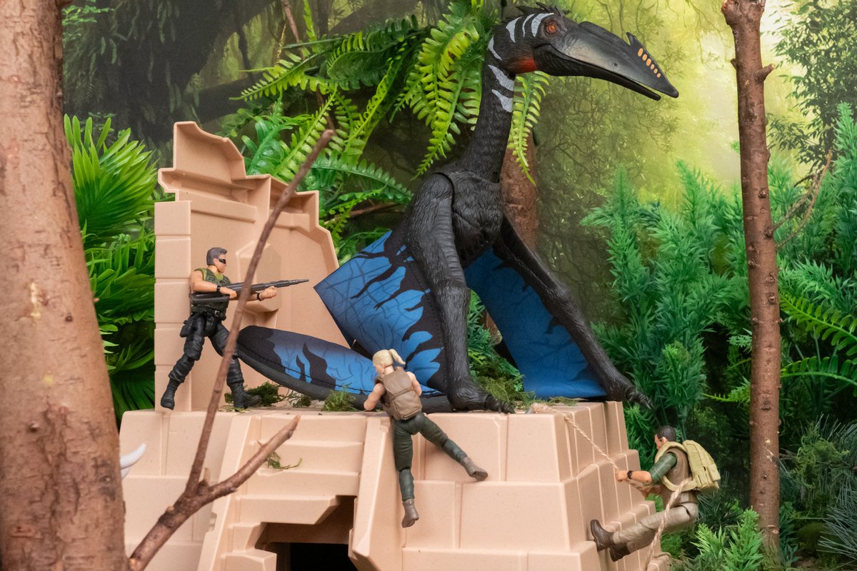 Zora Bennett, Henry Loomis and a team of Mercenaries are tasked with scaling an old temple on Ile Saint-Hubert...but they quickly realise the temple in question has become a Quetz nest.

#JurassicWorldRebirth #JurassicPark #JurassicWorld