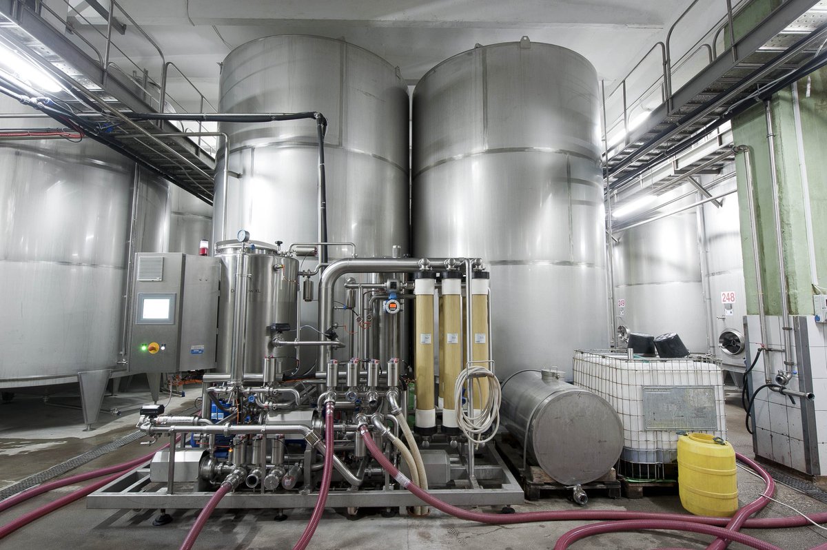 We often show our vineyards, wines and colleagues, but rarely inside the winery itself. What you can see here is our state of the art centrifuge unit which removes the lees after the alcoholic fermentation.